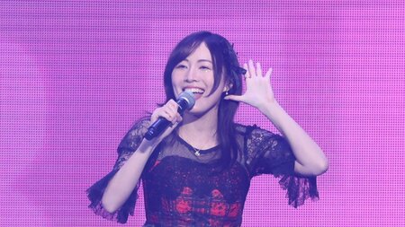 松井珠理奈 衝撃的なデビューを果たした「大声ダイヤモンド」披露！ファンからの特大の「好き！」に満開の笑顔 AKB48 20周年記念コンサート