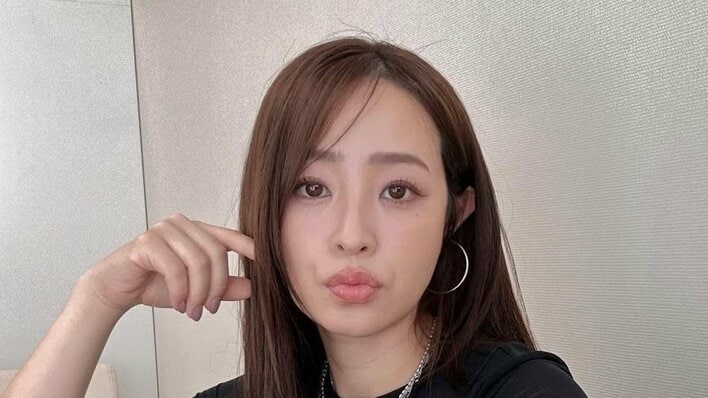 「印象全然変わる」大沢あかね “目元濃いめメイク”で雰囲気ガラリ！キリッと目元×ぷっくり唇に「国宝級ですね」とファン絶賛