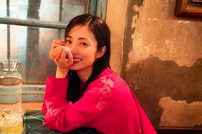 3児の母 上戸彩15年ぶり写真集 起きて10分“ガチ寝起き”撮影に「もう