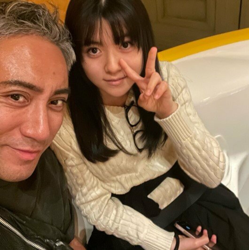 「親子デートすてき」市川團十郎 長女・麗禾とディズニー満喫!シンデレラ城前での優しい微笑みに「一瞬…、麻央さんに」「どんどん綺麗に」と反響 ...