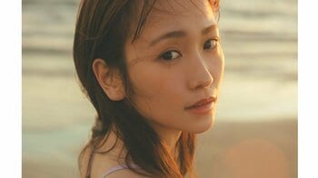 川栄李奈(30) キャミワンピ姿で大人な表情やすっぴんでベッドに横たわる姿を解禁 初写真集のタイトルは『youphoria』に決定！
