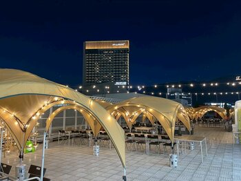 神戸阪急の屋上BBQがリニューアル！VIP席を新設した「URBAN EARTH BBQ神戸阪急店」が4月15日（水）オープン！