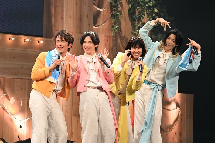 【写真30枚】“じん＆サカイJr.＆ケンケン＆おヨネ” モナキが『めざましライブ』鮮烈デビュー！おヨネが「♪朝のめざましが足らへんで～」と熱唱し、じんは「めざましライブ愛してるよ～！」と絶叫