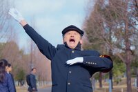 潮五郎（吉田鋼太郎）「ええ顔や、胸張って行ってこい」応援団長の姿になり人目を気にせず湖音波（橋本環奈）を応援『ヤンドク！』第10話