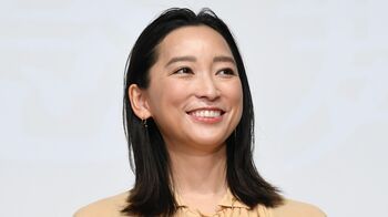 杏 父親を演じた奥田瑛二と撮影後のイベントで「初めて笑顔で和気あいあいと話せた」