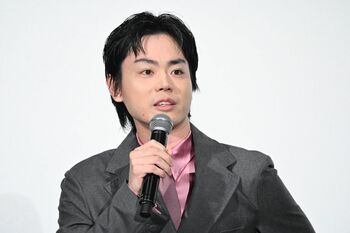菅田将暉は“天才耳鼻咽喉科医”、松下洸平は“天才眼科医”に？映画『ミステリと言う勿れ』の舞台挨拶でマニアックな妄想さく裂