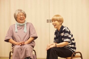 梅沢富美男×研ナオコ「私たちは70歳を過ぎてからのほうが、不思議なくらい元気なんですよ」『浅草ラスボスおばあちゃん』を語る！