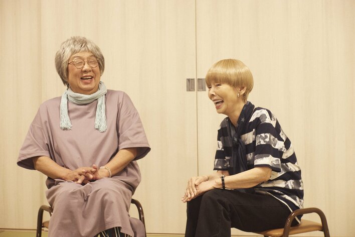 梅沢富美男×研ナオコ「私たちは70歳を過ぎてからのほうが、不思議なくらい元気なんですよ」『浅草ラスボスおばあちゃん』を語る！