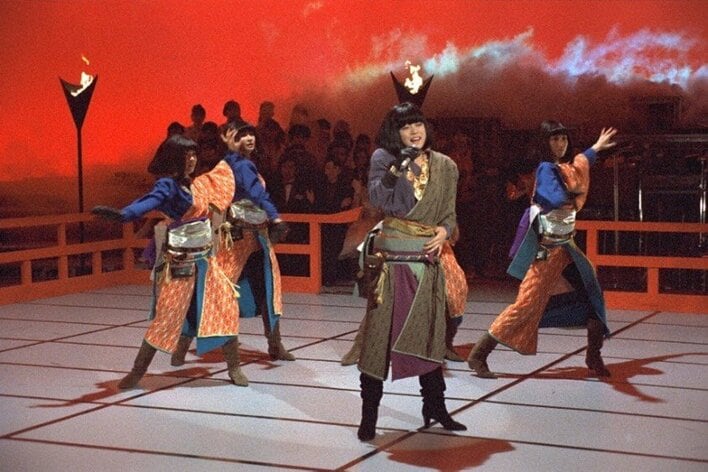 【写真8枚】『中森明菜 in 夜のヒットスタジオ】の写真を見る