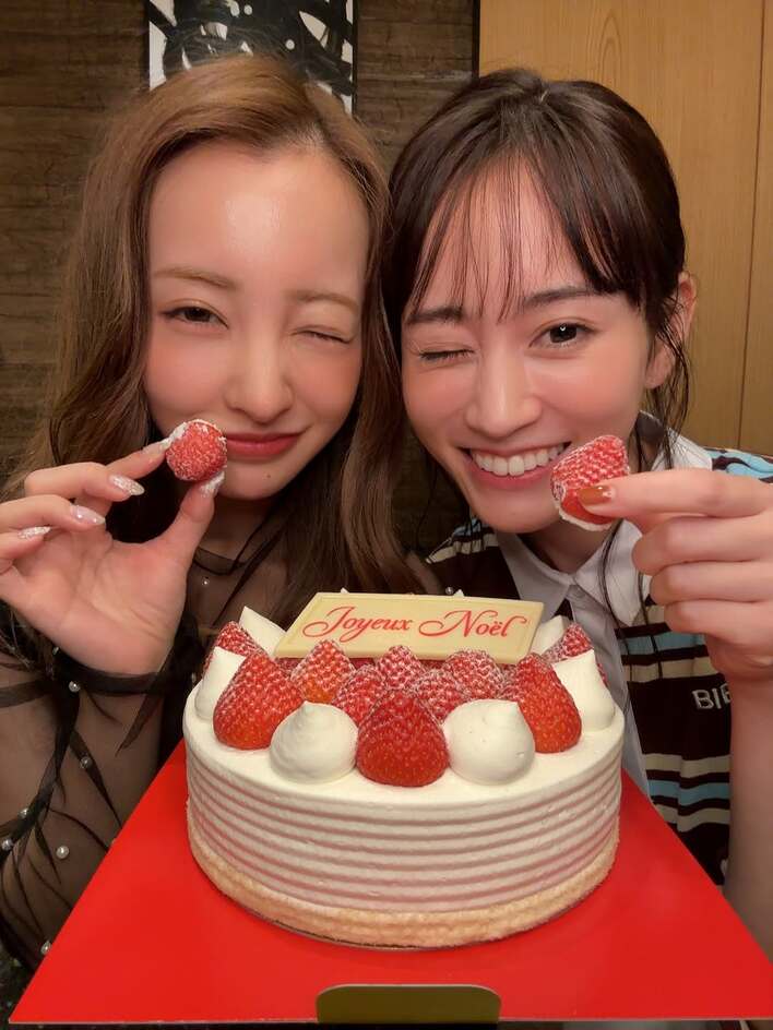 【本日限定】前田敦子　板野友美　週刊少年サンデー2011年 前田敦子／板野友美 少年サンデー（新品）2690 - メルカリ