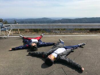 永瀬廉と伊藤健太郎がひなたぼっこ！？映画「弱虫ペダル」のメイキング解禁