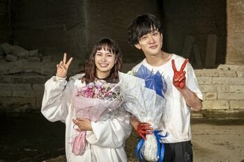 横山裕＆関水渚がクランクアップ！「頑張ってよかったなと本当に思える作品でした」（横山）『今夜もシリアルキラーと待ち合わせ』