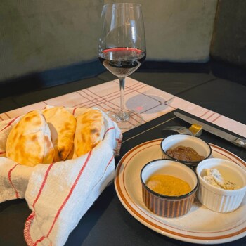 日本ではここだけのスペシャリテを提供するフレンチビストロ＆ワインバー「Le Foyer Ebisu」が誕生