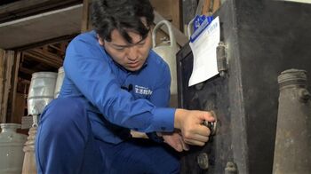 超絶技巧の神ワザ“鍵開け師”が、難攻不落の開かずの金庫に挑む！お宝発見なるか！？