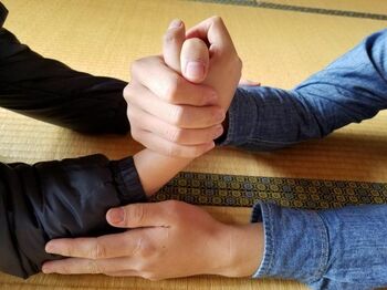 桐谷健太の腕相撲への意外なこだわり！？「強くはないけど勝つまでやめられない」