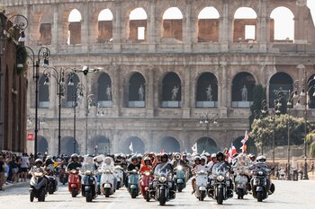 ベスパ生誕８０周年を祝うイベント「VESPA ROMA 2026 - 80 YEARS OF AN ICON」は ローマで約５万人の来場者を迎えて閉幕