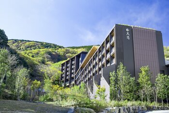 【箱根小涌園 天悠】６月限定開催「紫陽花マカロンステーション」　～初夏を彩る特別なひととき～