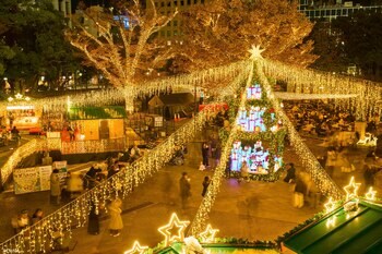 横浜公園における入場無料のクリスマスイベント「ボールパーククリスマス」多様なグルメ・グッズに加え、大人も子どもも楽しめる“あそびまクリスマス“空間を展開中