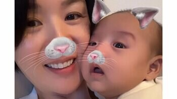 栗原恵 生後3カ月の息子と自宅トレーニング！息子抱きスクワットする姿に「ストイック！」「さすがにフォームが綺麗」と称賛の声