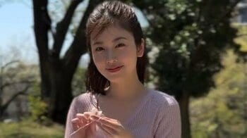 “編み物”作品が話題の小芝風花 妹とお揃いの新作を公開！「どうぶつの森」で人気の“アイテム”制作に「プロの出来栄え」「天才すぎる」と反響