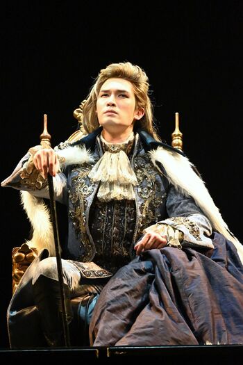 ジェシーがコミカル＆大迫力の熱演！舞台「スタンディングオベーション」