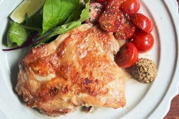 じっくり低温焼きで、皮もカリカリ＆旨味が凝縮！お店に負けないチキンソテー【肉loverの感覚レシピ】