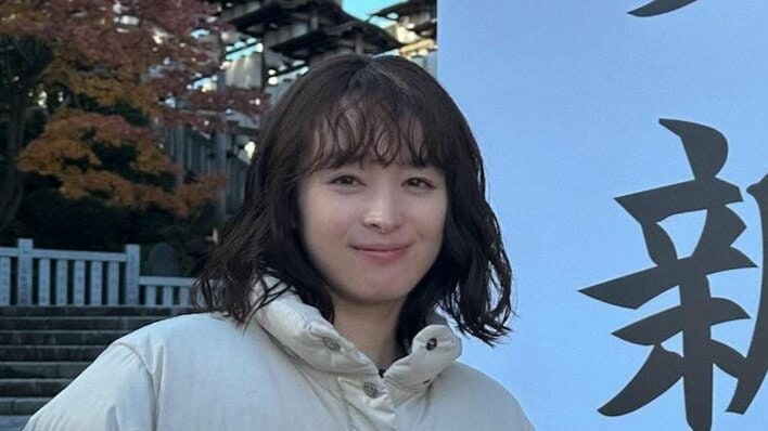 清野菜名 「伸びてるよね！！！？」久々投稿で身長を公開！？チャーミングな表情で“セルフ測定”する姿に「成長の秋ですね」