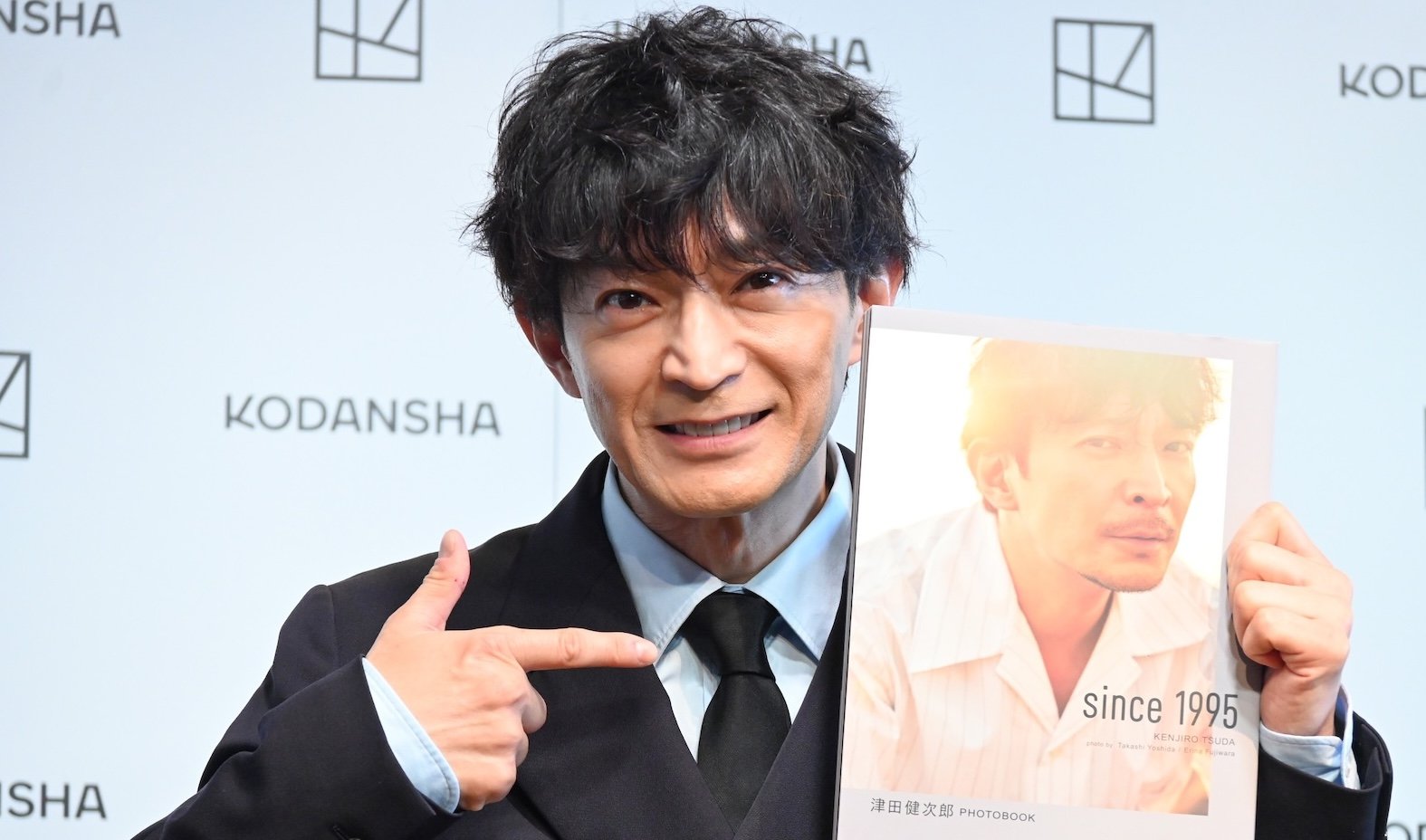 津田健次郎「自分の写真を推すのって恥ずかしい」54歳で発売のフォトブックは“100満点”！60代での期待の声には照れ笑い