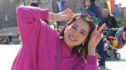 「こんなに大きく…」永島優美 ディズニーランドで2歳娘がカメラに夢中な姿を公開！角度を模索する様子やはじける笑顔で抱っこされる様子も