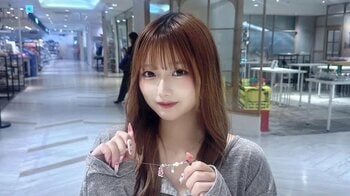 「メガネ珍しいでしょ」辻󠄀希美の娘・希空(17) 黒縁メガネ×オフショルで大人っぽい姿を公開！暗闇で“美肩”をチラ見せさせてミステリアスな雰囲気に