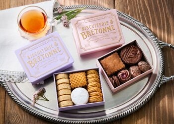 焼き菓子専門店〈 ビスキュイテリエ ブルトンヌ〉のバレンタインバレンタイン・ホワイトデー限定の可愛い2種のプティクッキー缶がリニューアルして登場
