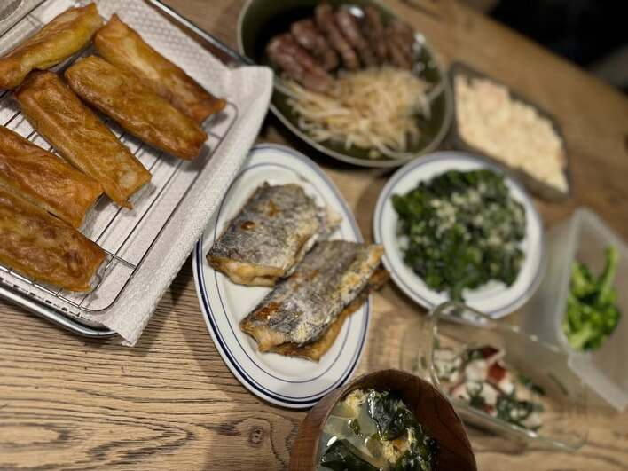 【画像8枚】「これだけ作るの偉い」3児の母・藤本美貴 おかずがズラリと並んだ夜ご飯を見る