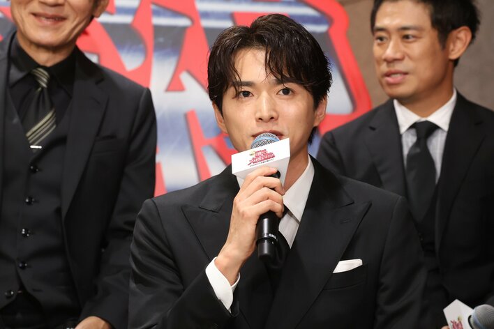 白洲迅「青島さんが隣にいたことが夢のようだった」『踊る大捜査線 N.E.W.』出演で織田裕二＆趣里と3人で走る夢を見たことも！？
