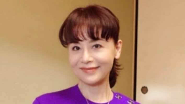 【画像3枚】大地真央 圧巻な毛皮のコート＆ゴールド衣装に身を包んだゴージャスなマダム姿を見る
