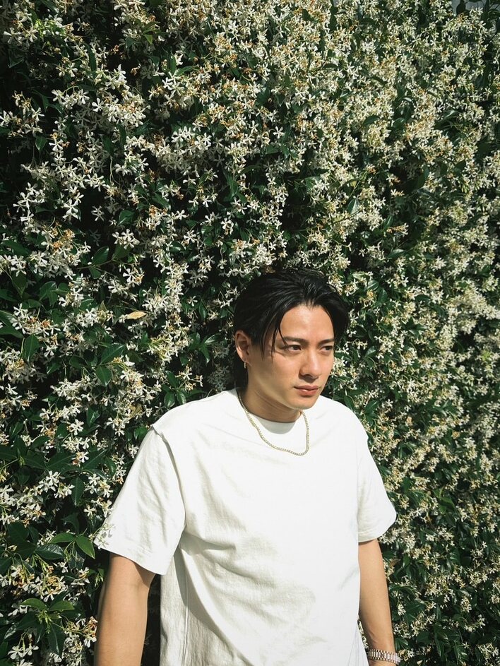 オーラあふれ出てる」平野紫耀 ロサンゼルスでのオフショット公開