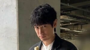 「なんでそんな表情w」「もぐもぐタイム」“おやつ”を手にカメラを見つめるディーン・フジオカが話題『LOVED ONE』