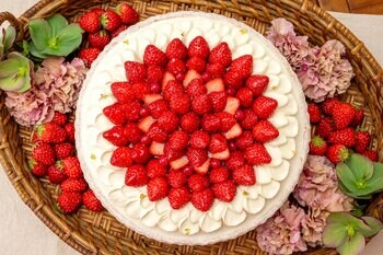 【キル フェ ボン】赤いカーネーションをモチーフにした母の日限定タルト新登場「2026 Mother’s Day」