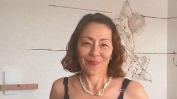 RIKACO「久々の水着の写真」ハワイ旅で“神スタイル”ショット公開！ゴルフウェア姿やサンセット写真に「最高にかっこいい」