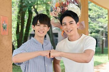 『テッパチ！』町田啓太、佐野勇斗が涙と笑顔のクランクアップ！