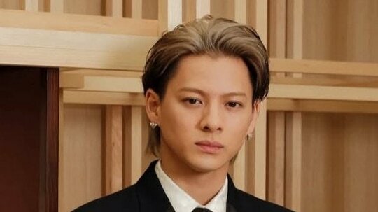 「貴公子ですか？」平野紫耀 気品あふれるタキシード姿を披露！"まるでデート”な恋人との待ち合わせ風ショットにファンもん絶「たまらん♡」「素敵すぎてうっとり」