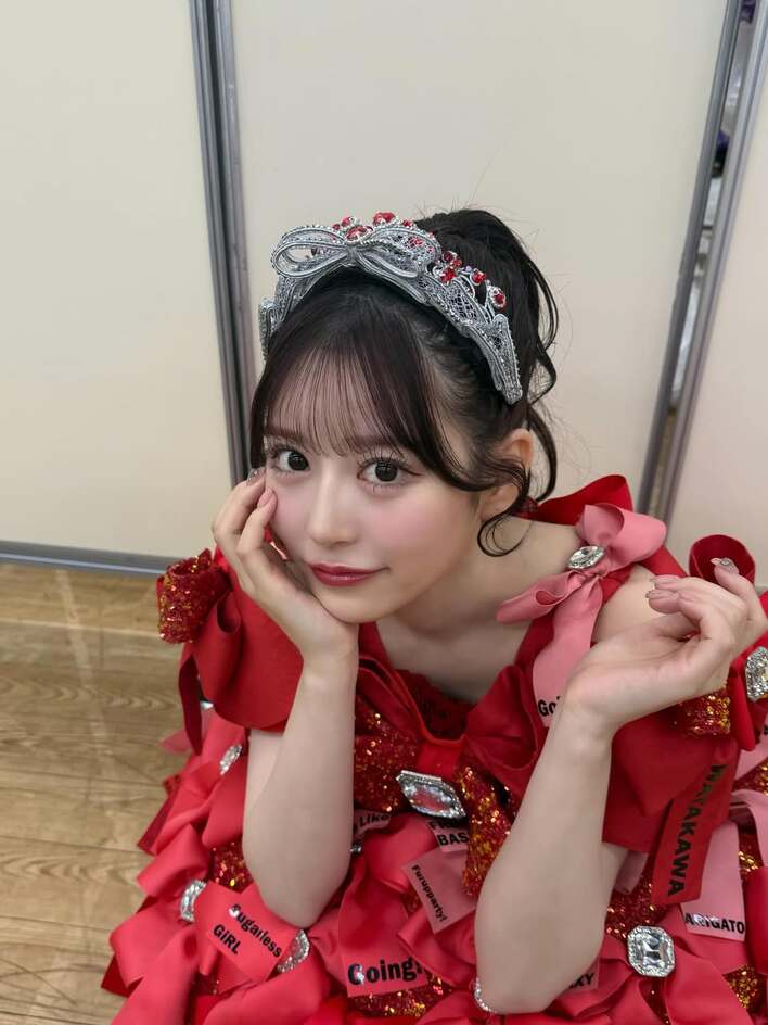 すご！！天才」FRUITS ZIPPER月足天音 “思うがまま”生け花作品を披露