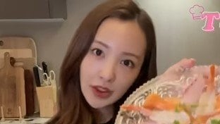 「さすがアスリートの奥様」板野友美 "新居初メニュー”をフライパン3個使いで披露！夫絶賛の栄養バランスバッチリな豪華5品を手際よく作る姿に「なんでも出来て尊敬」