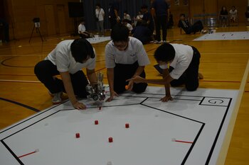 【津山高専】授業の活動から、SMART 四国ロボットチャレンジ2025に出場し、優勝を勝ち取りました。