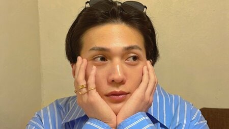 八木勇征 “萌え袖＆はだけた肩”の福岡ラーメン満喫ショット公開！三角筋チラリな姿でもぐもぐ「作品のワンシーンみたい」「色気にやられました」