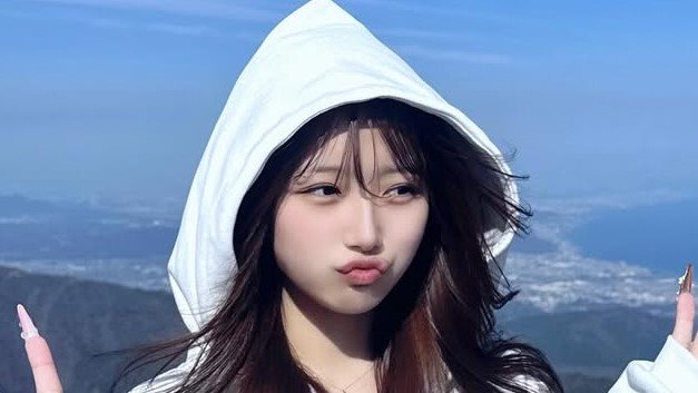 希空 ミニ丈ワンピ＆ダークなメイクで“地雷系”に変身！ツインテールにリボンをつけた“まるでお人形さん”な上目遣いショットも