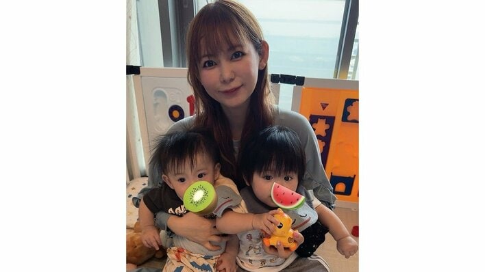 中川翔子 生後9ヵ月双子がママ出張中に“バイバイ”をマスター！5日ぶりの再会で見せた我が子の成長に感動「双子ちゃんの進歩すごい！」