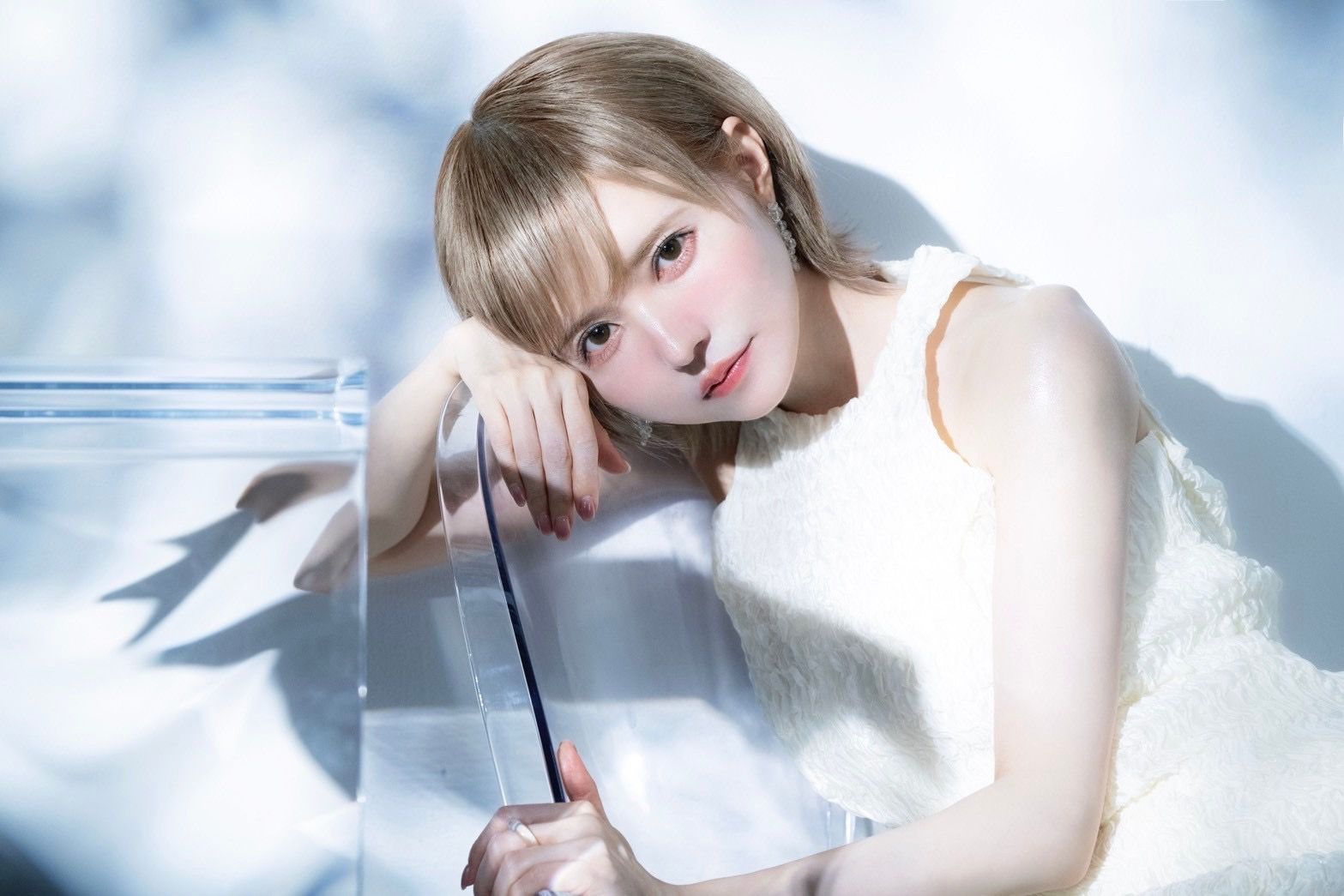 大人上品で色気爆発！」益若つばさ “人生最大のイメチェン”披露