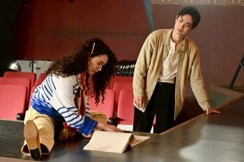 台本を書く久部（菅田将暉） しかしリカ（二階堂ふみ）らに口を出されかんしゃくを起こし…『もしもこの世が舞台なら、楽屋はどこにあるのだろう』第3話予告