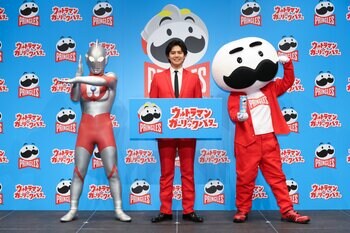 ＜イベント開催レポート＞GENERATIONSの片寄涼太さん登場！プリングルズ「ウルトラマン★ガーリックバター」新商品発表会を実施