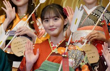 乃木坂46・遠藤さくら、憧れの赤い振袖を披露！「自分らしく自信を持ちたい」